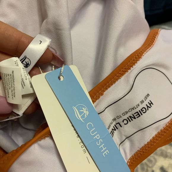 Cupshe one piece - Picture 4 of 6